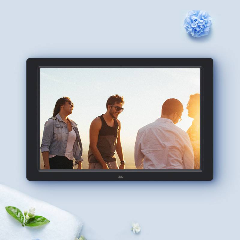 digital photo frame