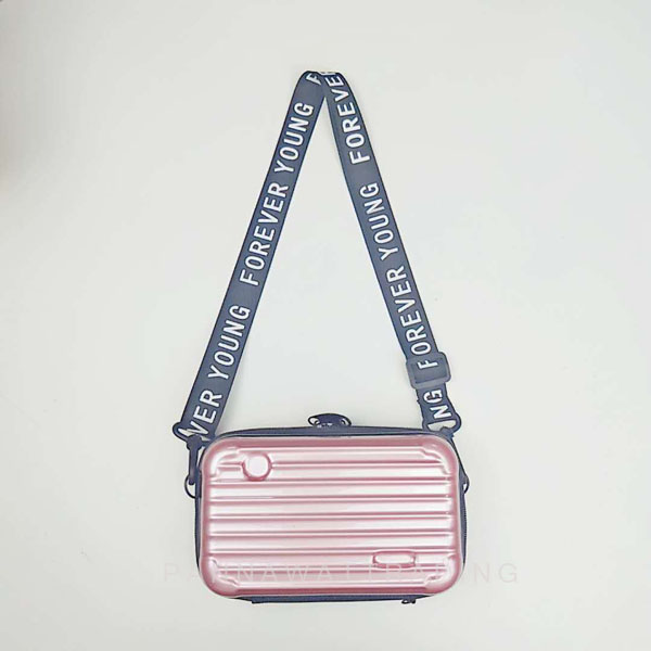 rimowa amenity kit bag